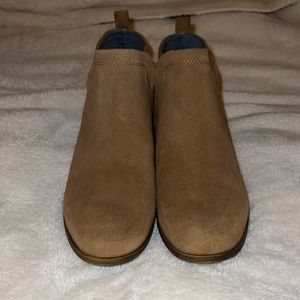 Tan TOMS Deia booties